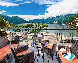 Splendid terrace with lakeview