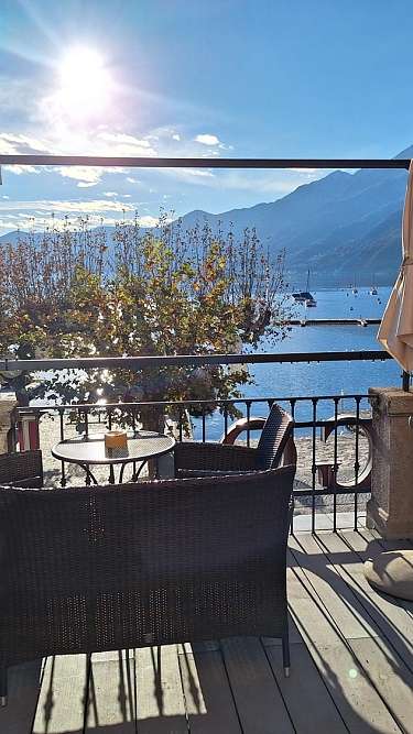 Schöne Terrassen mit Seeblick